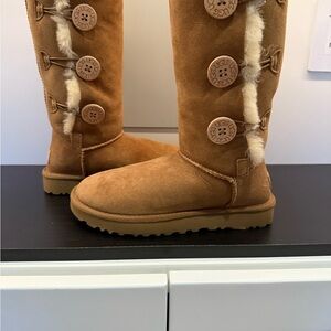 UGG Chestnut Suede Boots with Logo